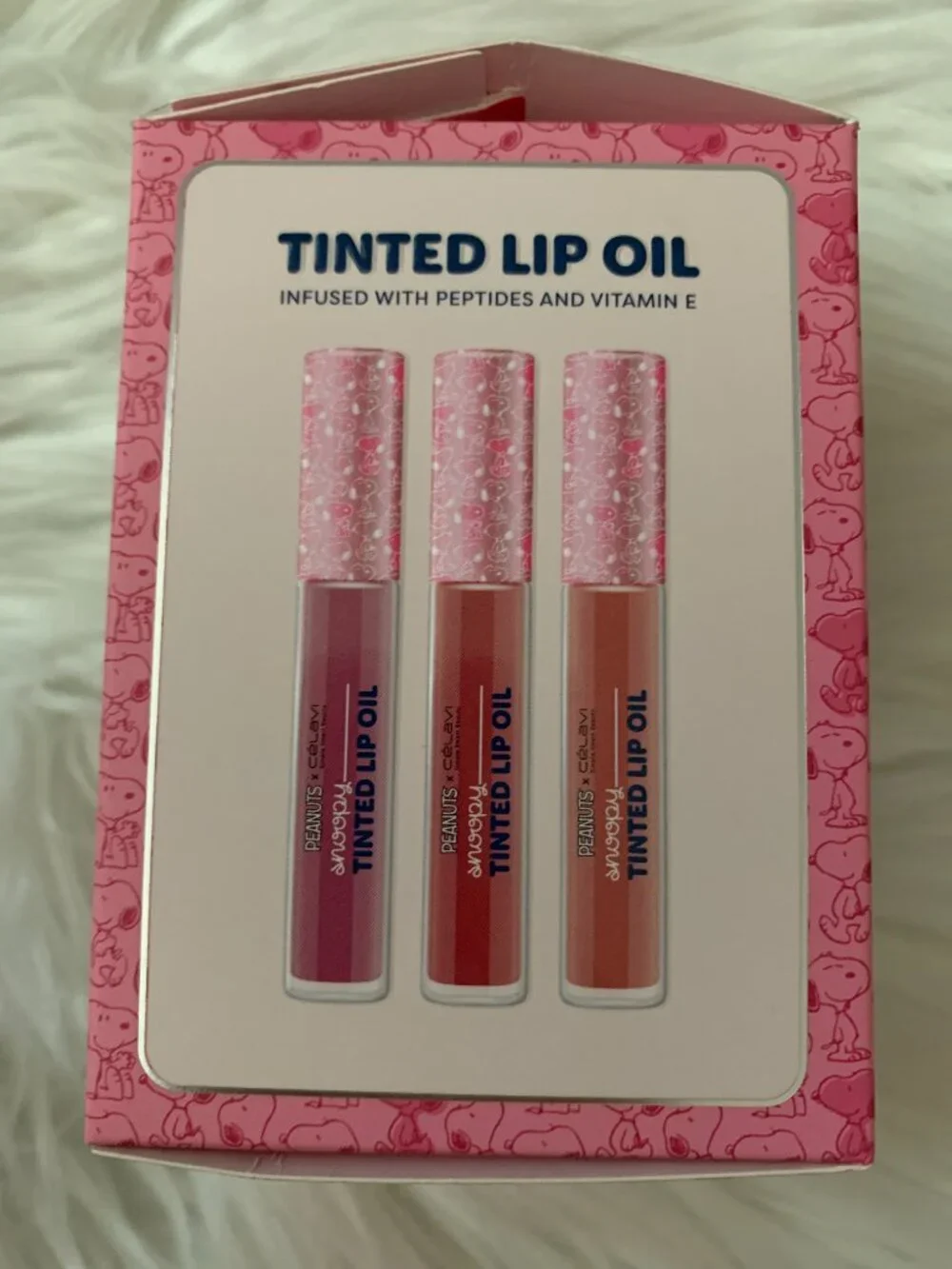PEANUTS X CELAVI Snoopy Beauty Blind Box (3 Lip Oils + Surprise Key Chain)